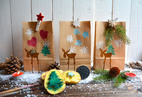 Weihnachtstüten mit Kartoffeldruck